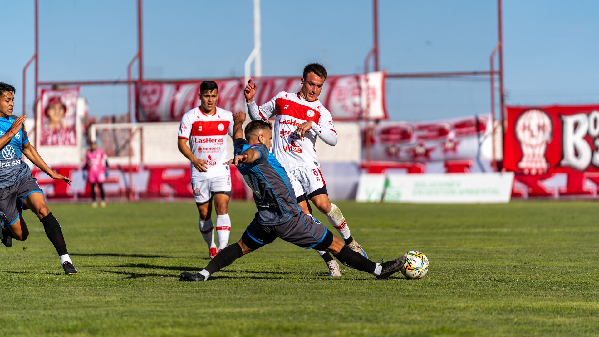 Creare site pentru cluburi fotbal: Beneficii reale