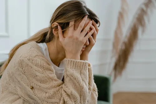 Anxiety Dream Meaning Explained – Fear, Stress, and Loss of Control